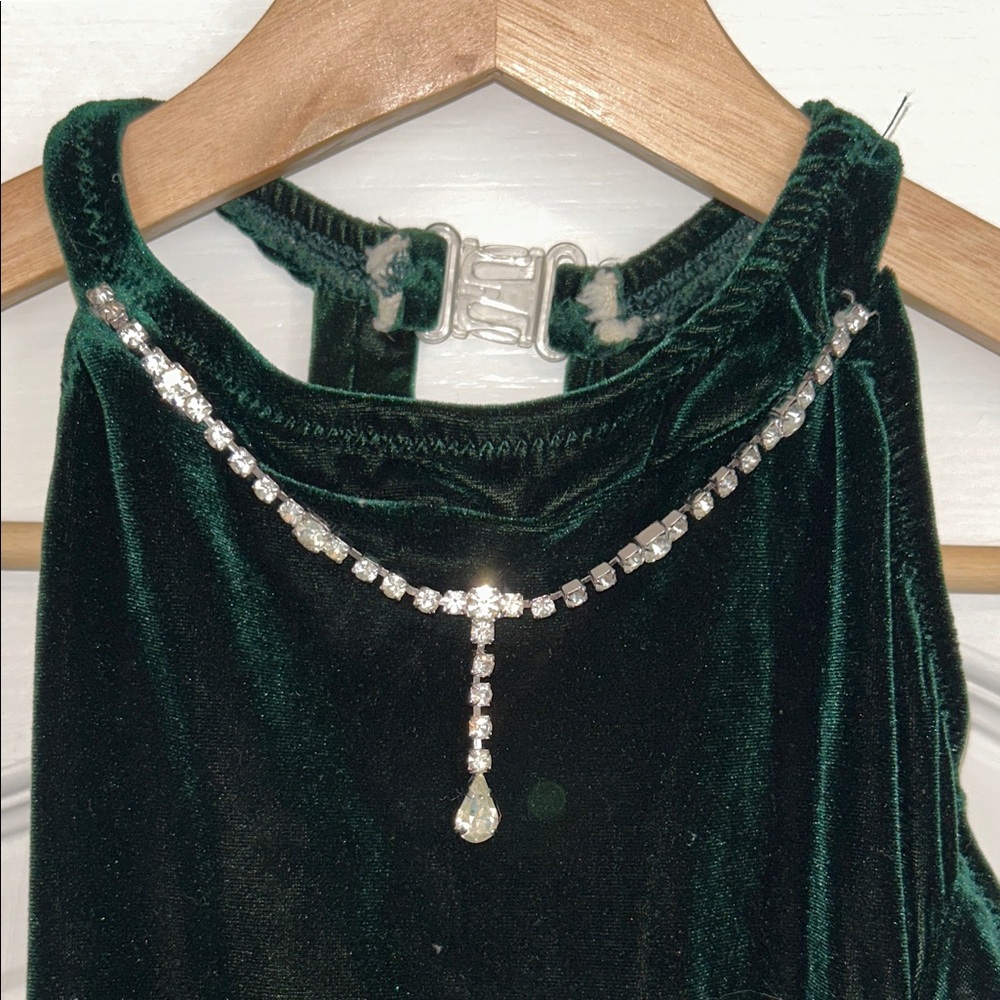 🩷Elegant Emerald Green Girls Halter Dress with attached Rhinestone necklace